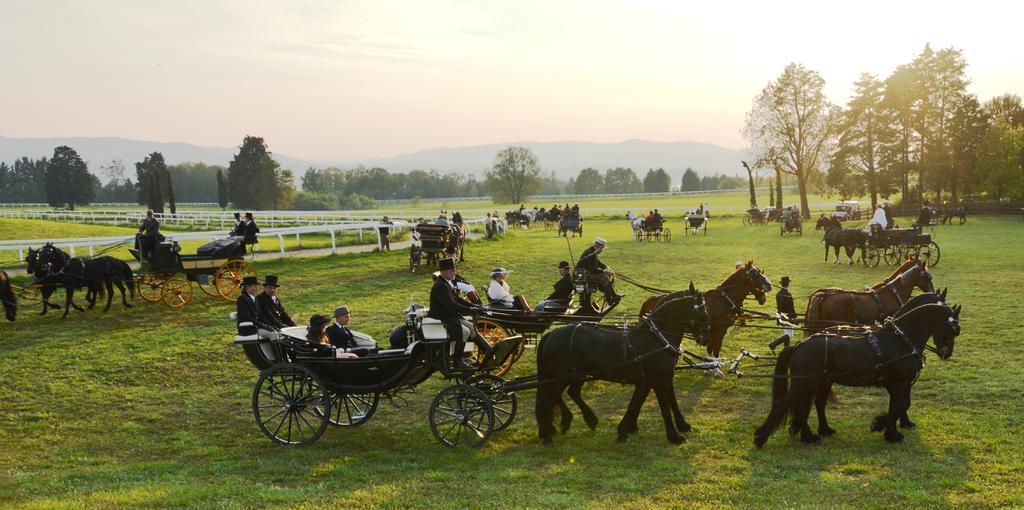 Foresteria Dei Piaceri Campestri Casciago Екстериор снимка